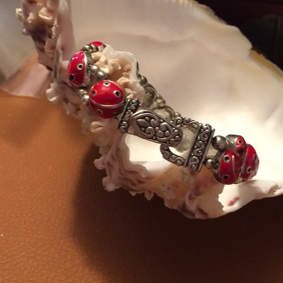 Vintage Lady Bug Bracelet - Picture 7 of 8
